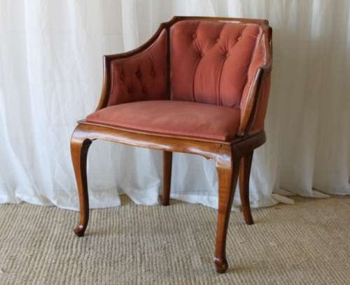 FANTASTIC SOLID MAHOGANY BUTTON BACK QUEEN ANNE SHERATON TUB CHAIR IN AWESOME CONDITION FOR THE AGE