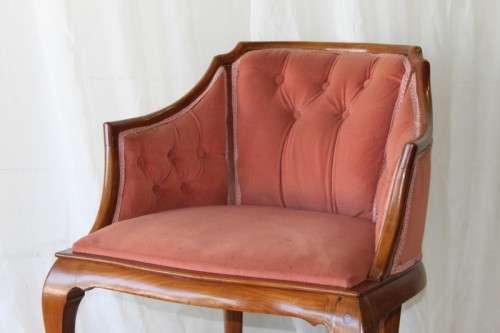 FANTASTIC SOLID MAHOGANY BUTTON BACK QUEEN ANNE SHERATON TUB CHAIR IN AWESOME CONDITION FOR THE AGE