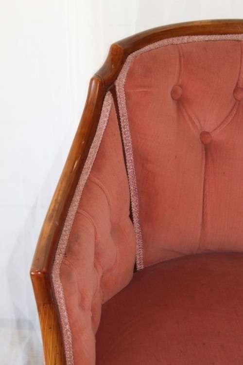 FANTASTIC SOLID MAHOGANY BUTTON BACK QUEEN ANNE SHERATON TUB CHAIR IN AWESOME CONDITION FOR THE AGE