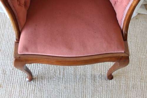 FANTASTIC SOLID MAHOGANY BUTTON BACK QUEEN ANNE SHERATON TUB CHAIR IN AWESOME CONDITION FOR THE AGE
