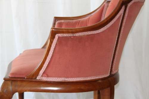 FANTASTIC SOLID MAHOGANY BUTTON BACK QUEEN ANNE SHERATON TUB CHAIR IN AWESOME CONDITION FOR THE AGE