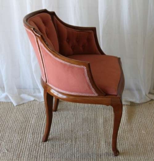 FANTASTIC SOLID MAHOGANY BUTTON BACK QUEEN ANNE SHERATON TUB CHAIR IN AWESOME CONDITION FOR THE AGE