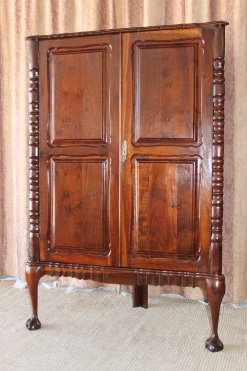 AN INCREDIBLE (LARGER) SOLID IMBUIA DOUBLE DOOR BALL AND CLAW CORNER CABINET IN SUPERB CONDITION