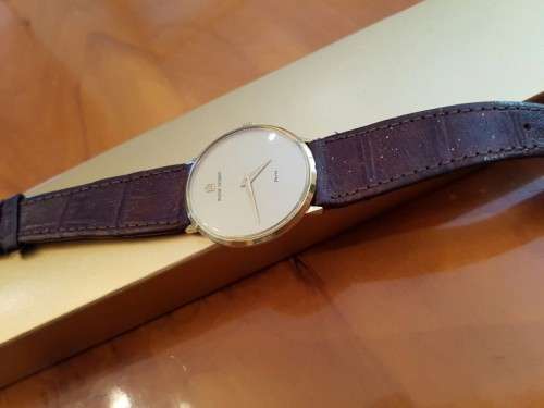 A BEAUTIFUL VINTAGE MICHEL HERBELIN (MODEL 2614) GOLD PLATED GENTS SLIMLINE DRESS WATCH