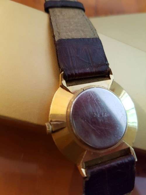 A BEAUTIFUL VINTAGE MICHEL HERBELIN (MODEL 2614) GOLD PLATED GENTS SLIMLINE DRESS WATCH