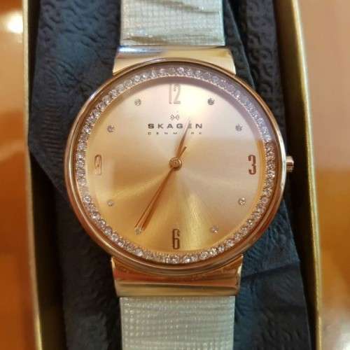 A STUNNING DANISH MADE "SKAGEN" ROSE GOLD DIAL #SKW2165 LADIES STAINLESS STEEL WATCH WITH DIAMANTE
