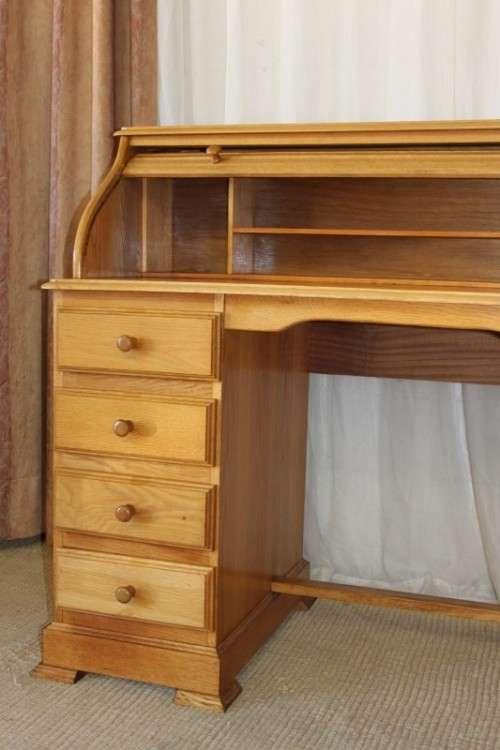 A STUNNING SOLID OAK 8-DRAWER ROLL TOP WRITING DESK/ BUREAU - GORGEOUS FURNITURE WITH LOADS OF SPACE