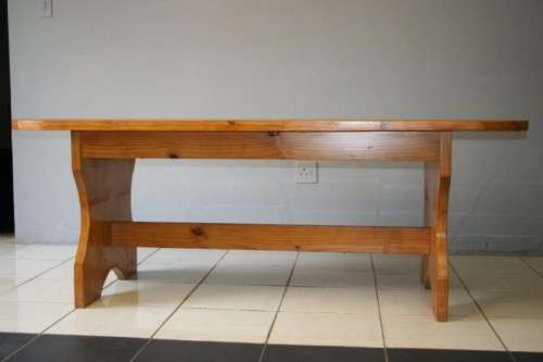 AN AWESOME 6-SEATER SOLID WOODEN KITCHEN/ PATIO DINING TABLE WITH LOADS OF CHARM IN GREAT CONDITION