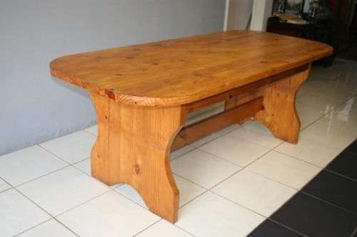 AN AWESOME 6-SEATER SOLID WOODEN KITCHEN/ PATIO DINING TABLE WITH LOADS OF CHARM IN GREAT CONDITION