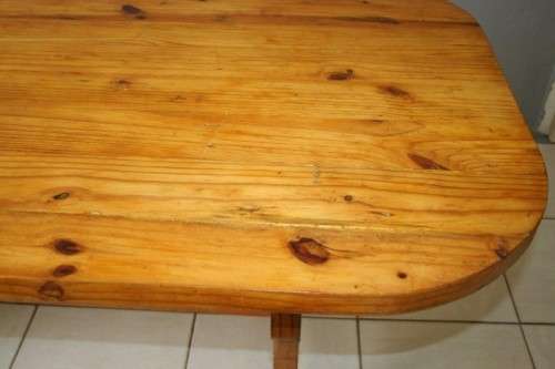 AN AWESOME 6-SEATER SOLID WOODEN KITCHEN/ PATIO DINING TABLE WITH LOADS OF CHARM IN GREAT CONDITION
