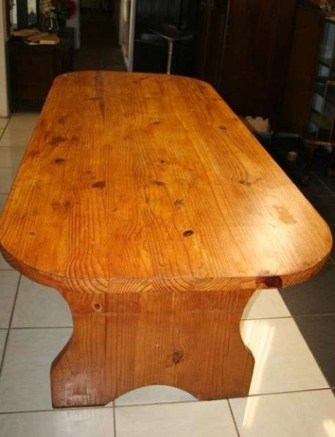 AN AWESOME 6-SEATER SOLID WOODEN KITCHEN/ PATIO DINING TABLE WITH LOADS OF CHARM IN GREAT CONDITION