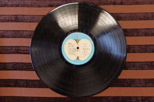 The Beatles "1967-1970" (the blue album) vinyl in superb condition; collectable DOUBLE LP - RS17Sale