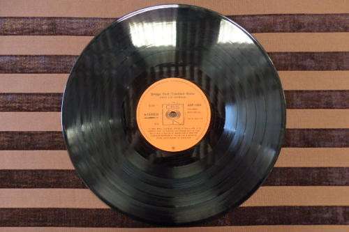 AN EXCELLENT SIMON AND GARFUNKEL "BRIDGE OVER TROUBLED WATER" (1970) VINYL IN GREAT CONDITION