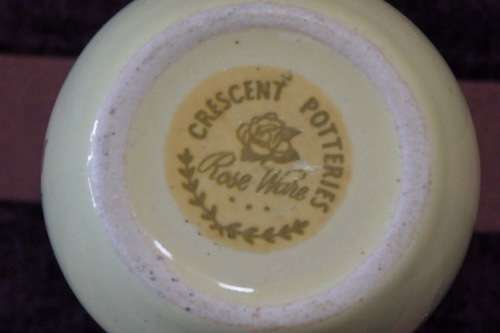 A FANTASTIC COLLECTION OF ASSORTED PORCELAIN INCLUDING CRESCENT POTTERIES AND MORE