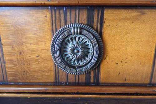 EXQUISITE OPULENT FRENCH COMMODE CHEST OF DRAWERS WITH FOUR DOUBLE DRAWERS IN EXCELLENT CONDITION