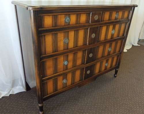 EXQUISITE OPULENT FRENCH COMMODE CHEST OF DRAWERS WITH FOUR DOUBLE DRAWERS IN EXCELLENT CONDITION