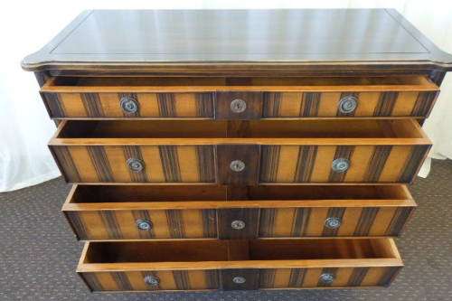 EXQUISITE OPULENT FRENCH COMMODE CHEST OF DRAWERS WITH FOUR DOUBLE DRAWERS IN EXCELLENT CONDITION
