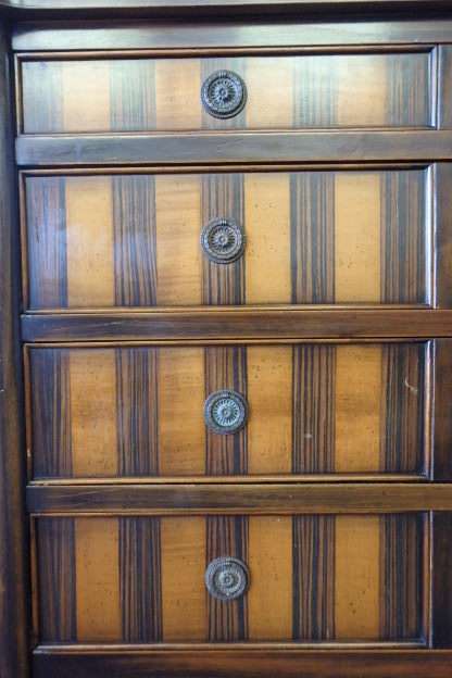 EXQUISITE OPULENT FRENCH COMMODE CHEST OF DRAWERS WITH FOUR DOUBLE DRAWERS IN EXCELLENT CONDITION