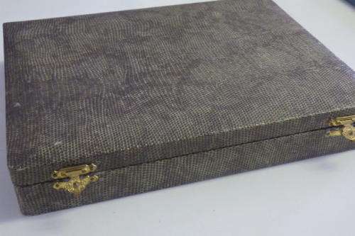 An incredible vintage Nickle silver (boxed) fish knife & fork set in amazing condition RS17