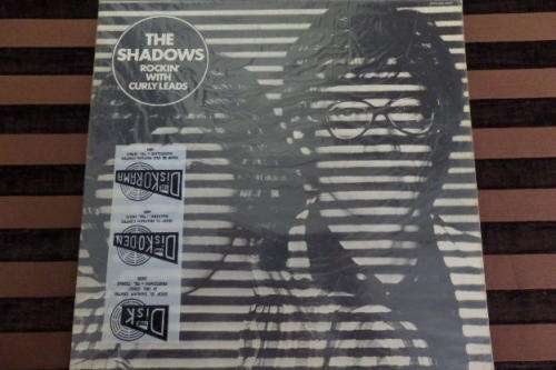 A SUPERB THE SHADOWS "ROCKIN' WITH CURLY LEADS" (1973) VINYL IN SUPERB CONDITION