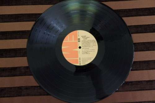 A SUPERB THE SHADOWS "ROCKIN' WITH CURLY LEADS" (1973) VINYL IN SUPERB CONDITION