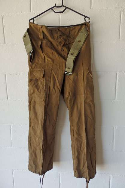 A GREAT PAIR OF GREEN/ BROWN MILITARY CARGO PANTS WITH BELT IN WONDERFUL CONDITION