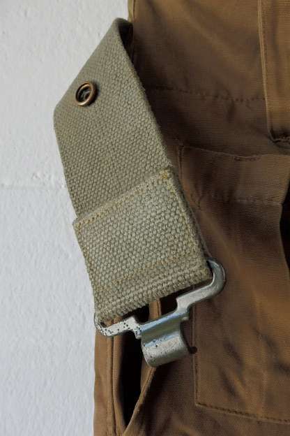 A GREAT PAIR OF GREEN/ BROWN MILITARY CARGO PANTS WITH BELT IN WONDERFUL CONDITION