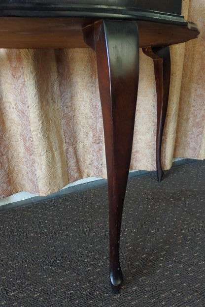 A BEAUTIFUL AND VERY ELEGANT GLASS TOP VINTAGE QUEEN ANNE HALF MOON OCCASIONAL TABLE