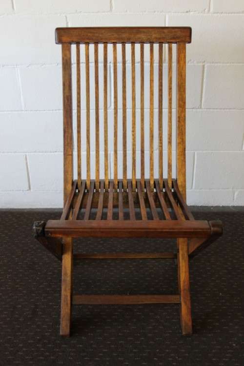 Five amazing modern wooden outdoor folding chairs in superb condition - bid/chair