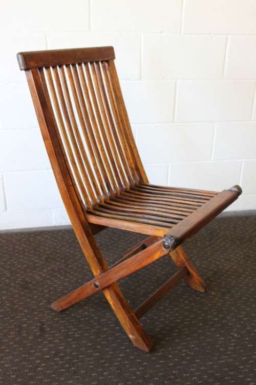 Five amazing modern wooden outdoor folding chairs in superb condition - bid/chair