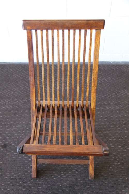 Five amazing modern wooden outdoor folding chairs in superb condition - bid/chair