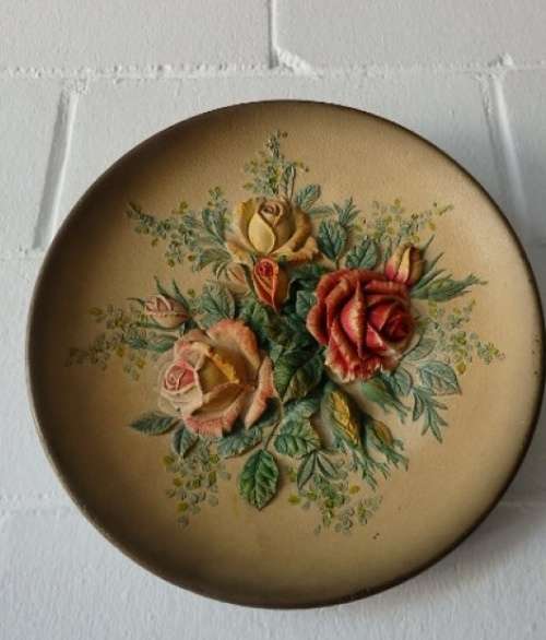 A beautiful signed hand-painted vintage 3D chalk-ware plaque of ''ROSES'' by W.H. Bossons RS17