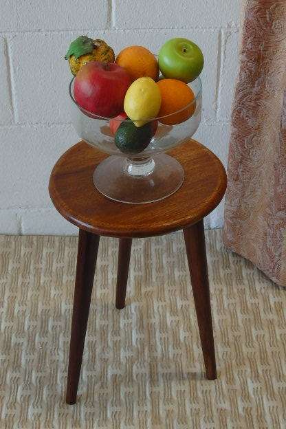 A beautiful and well made Teak 3-legged display/ occasional wooden table in great condition !!!