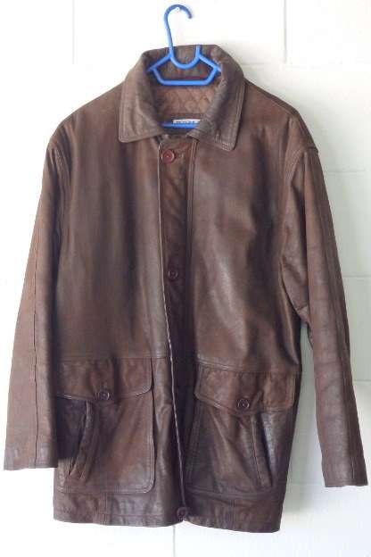 An awesome "Borghetti Bros". men's brown genuine leather jacket w/ quilted lining in great condition