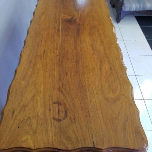 An awesome vintage ball and claw centre coffee table with cabriole legs in wonderful condition