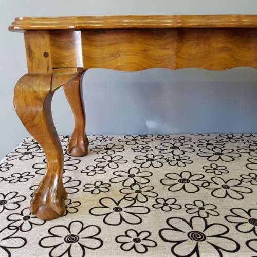 An awesome vintage ball and claw centre coffee table with cabriole legs in wonderful condition