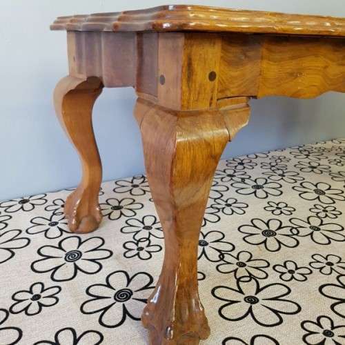 An awesome vintage ball and claw centre coffee table with cabriole legs in wonderful condition