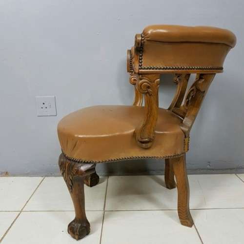 A rare antique hand-carved Solid Oak & genuine leather "Captain's Chair" - A real gem!! RS17