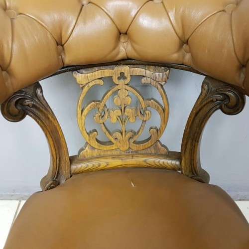A rare antique hand-carved Solid Oak & genuine leather "Captain's Chair" - A real gem!! RS17