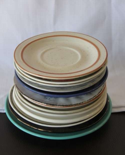 A beautiful collection of assorted porcelain & ceramic saucers & small plates in good condition!!!