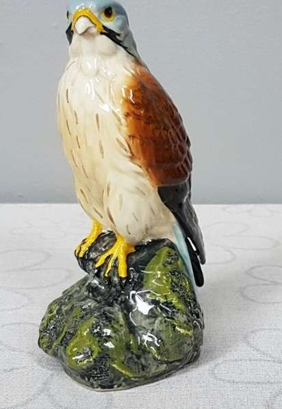 A rare sealed vintage Royal Doulton "Whyte & Mackay Scotch Whiskey" "Kestrel" porcelain decanter