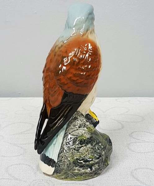 A rare sealed vintage Royal Doulton "Whyte & Mackay Scotch Whiskey" "Kestrel" porcelain decanter