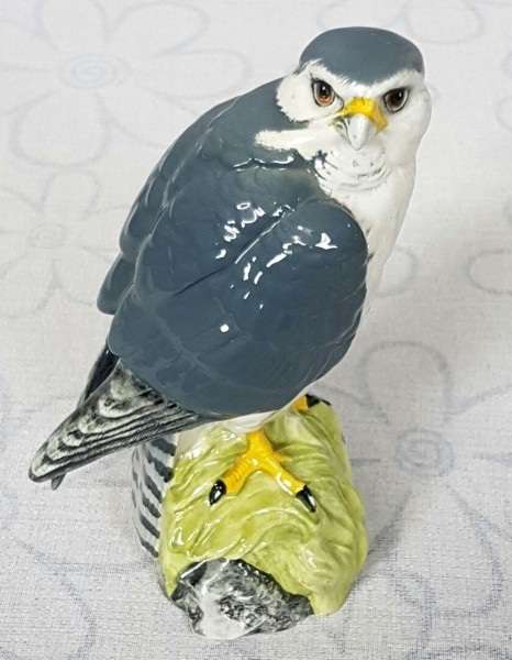 A rare vintage Royal Doulton "Whyte & Mackay Scotch Whiskey" "Merlin" SEALED porcelain decanter