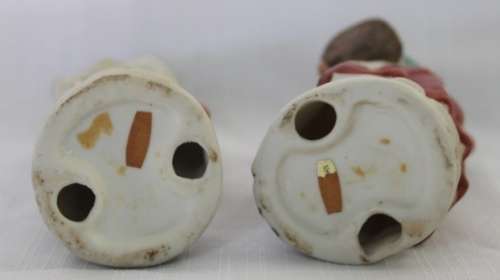 2x stunning ornamental display figurines of an elderly farming couple in good condition bid/figurine