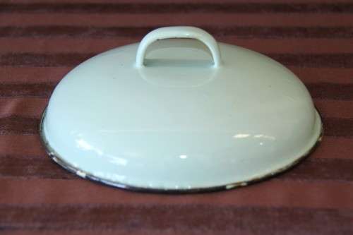 An awesome collection of enamel ware, mug, spoon, perfect for the lapa/braai area