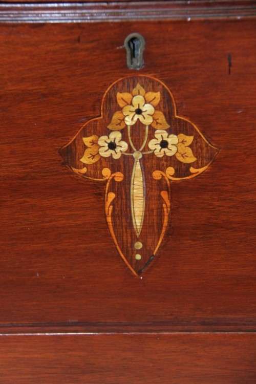 A magnificent solid teak tri-folding mirror dressing table w/ four drawers & marquetry detail