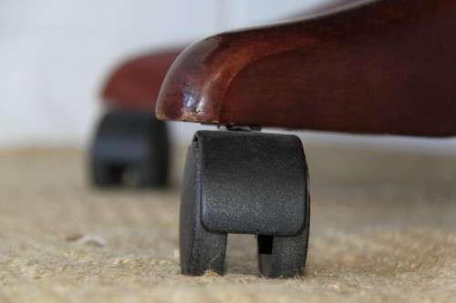 An amazing leather Chippendale style Executives (tilt and swivel) office chair in great condition!!!