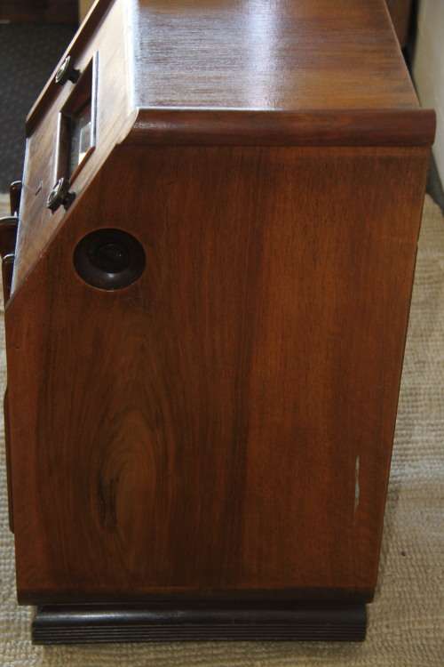 A beautifully made vintage floor standing Philips radiogram in amazing condition!!!!