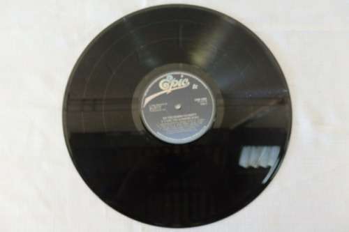 An awesome KC and the Sunshine Band "Do You Wanna Go Party" (1979) vinyl LP in excellent condition