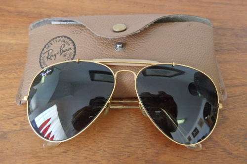 A wonderful pair of vintage authentic Ray Ban aviators in original brown pouch in good condition